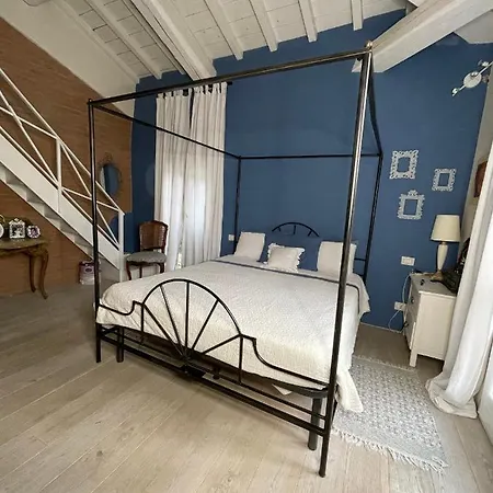 Formula 1 Country House