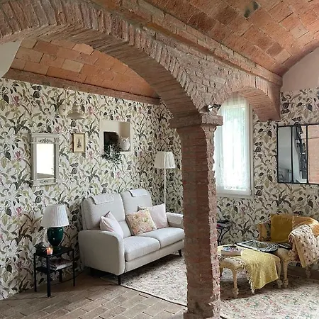 Formula 1 Country House